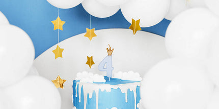 Rođendanska svjećica broj 4 s krunom, svijetlo plava