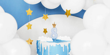 Rođendanska svjećica broj 8 s krunom, svijetlo plava